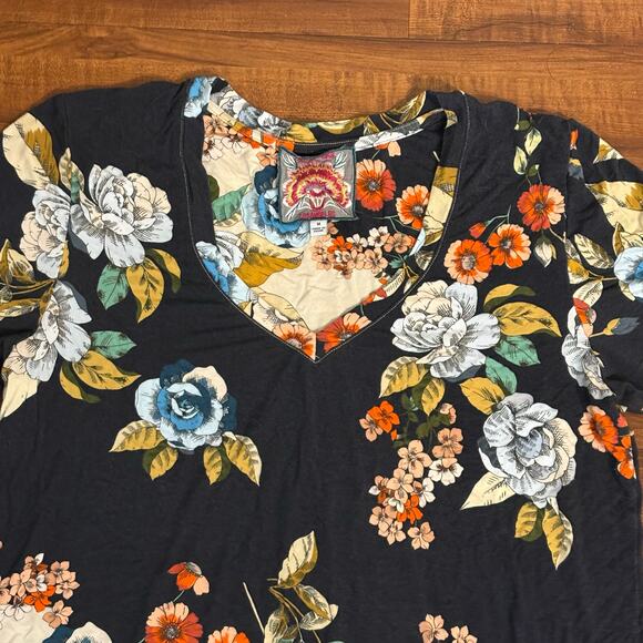 Johnny Was Women’s Floral Print AOP V-Neck Short Sleeve Shirt Flowers Navy - Picture 2 of 5